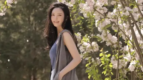 成都大二女生被狗绊倒开颅手术